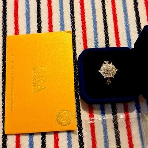 925 beautiful Moissanite 2caret